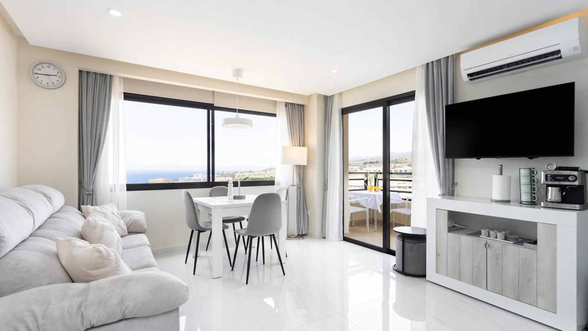 Apartment On The Beach Paraiso Playa, Sea Views Playa Paraiso